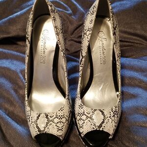 Heels by Shoe Dazzle